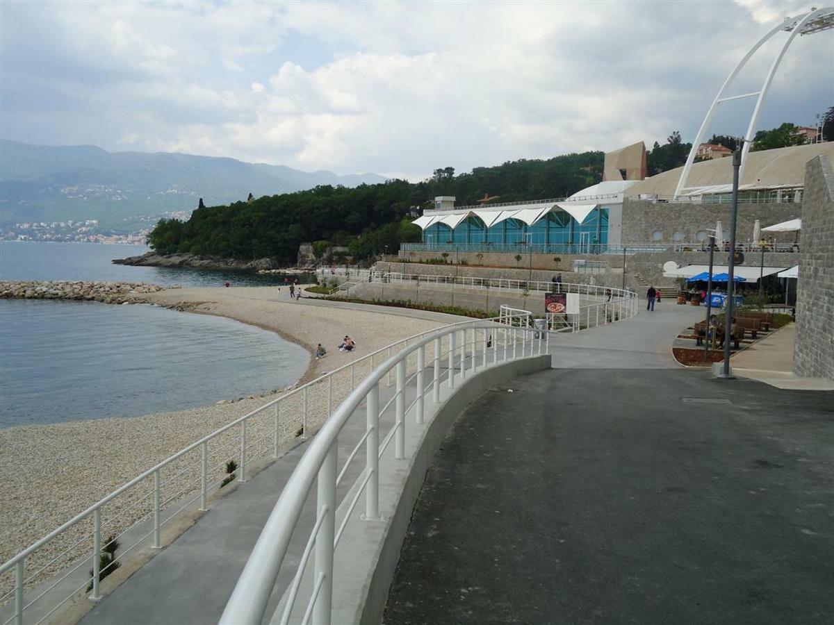 Deluxe Apartment Dora With A Private Parking, Terrace And See View Rijeka Luaran gambar